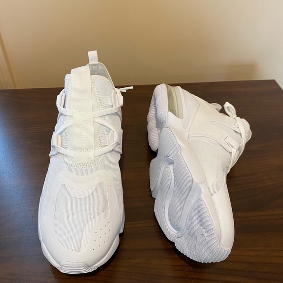 Nike Air Max Infinity White BQ4284-100 new w box - Picture 4 of 5